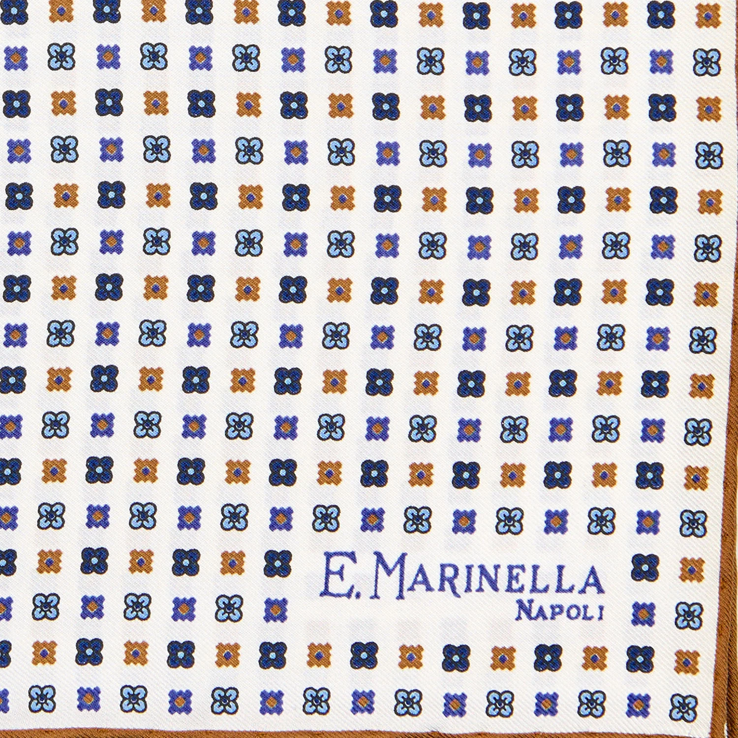 WHITE HAND-PRINTED SILK POCKET SQUARE - Image 3